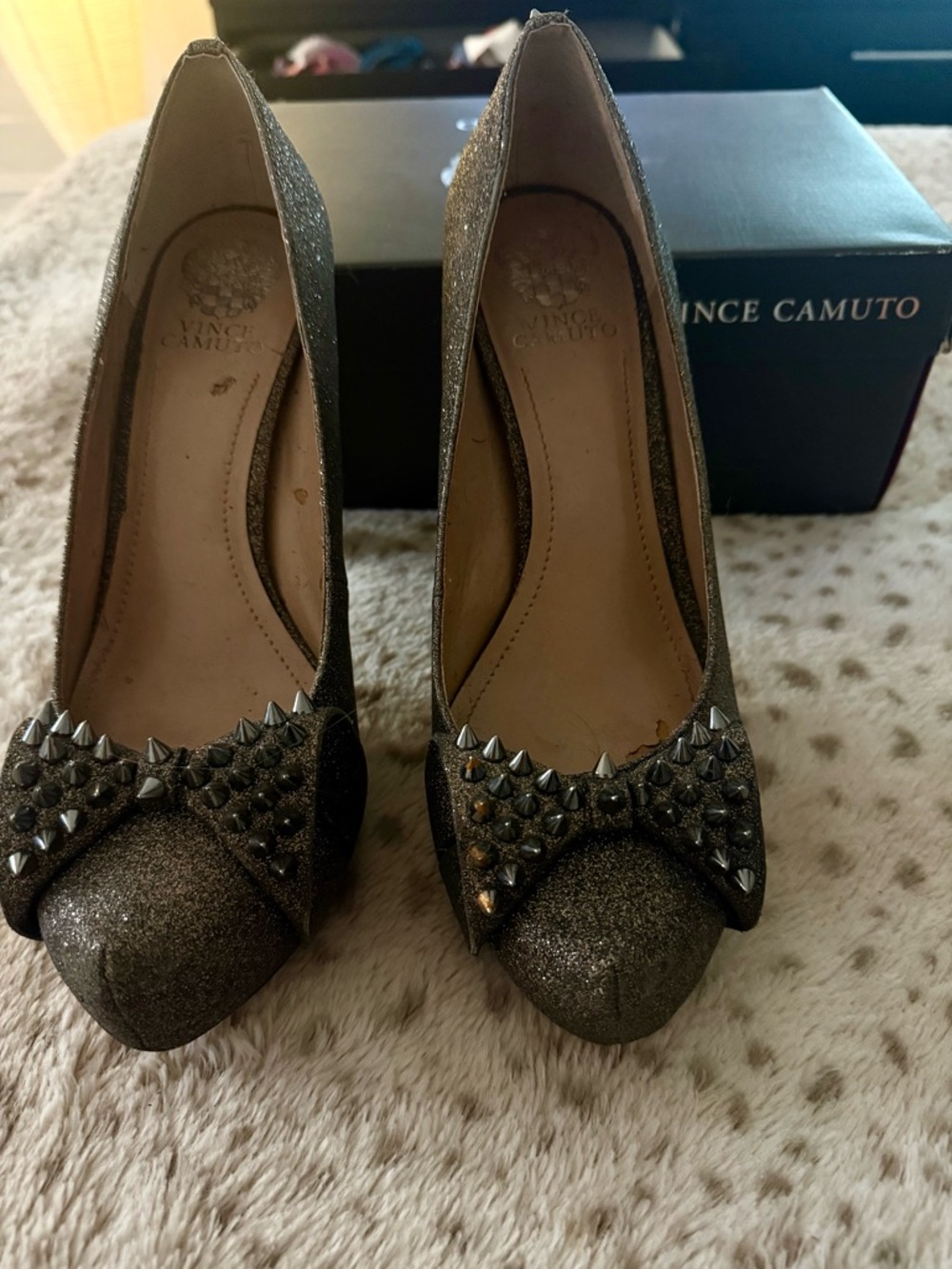 VINTAGE Vince Camuto Studded Glitter Pump Heels